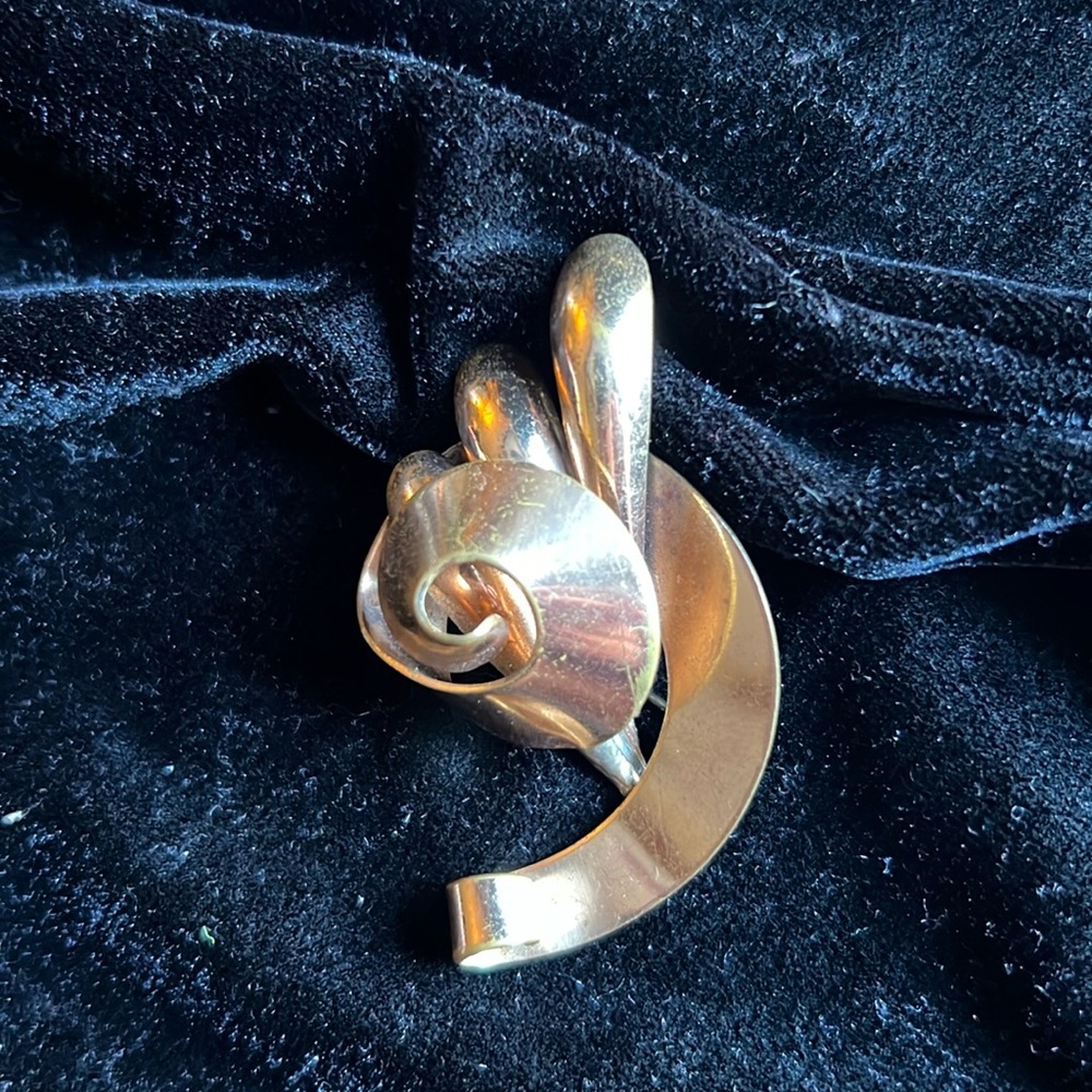 MidCentury modern pin.